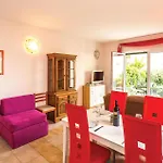 아파트 Awesome In With House Sea View