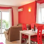 Awesome In With House Sea View 아파트 *