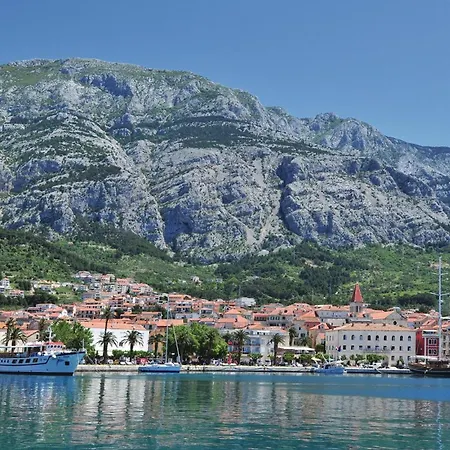 Apartment 1 Bedroom Beautiful In Makarska