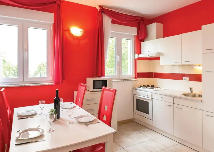 1 Bedroom Beautiful In *