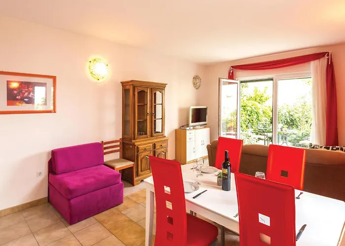 Apartmán 1 Bedroom Beautiful In