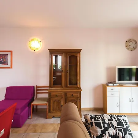 アパート 1 Bedroom Beautiful In マカルスカ