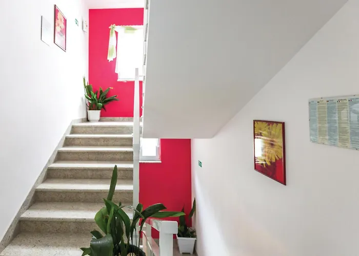 1 Bedroom Beautiful In