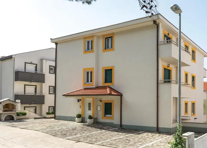 1 Bedroom Beautiful In * Makarska